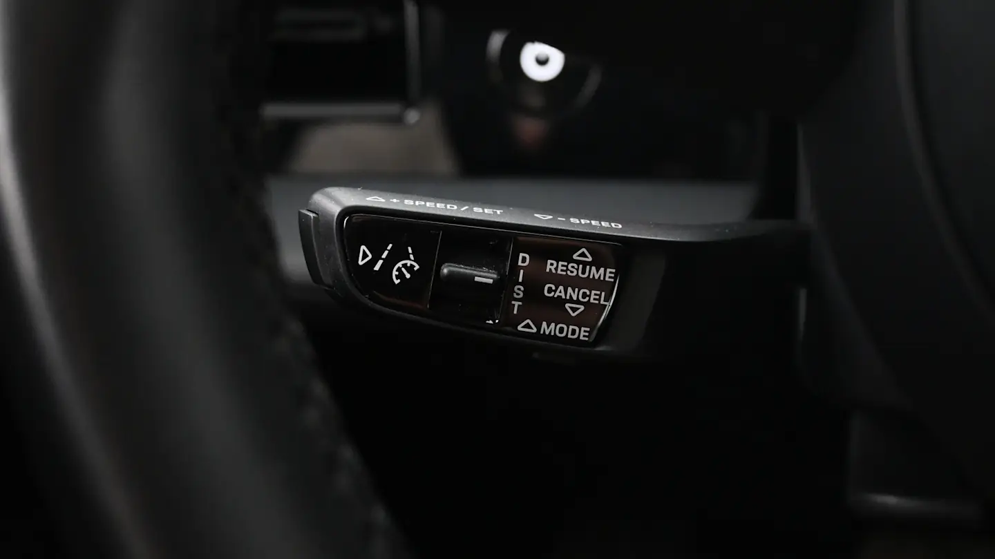 Car Image - 4UAOMMLBdlZNNDuZETAfjH