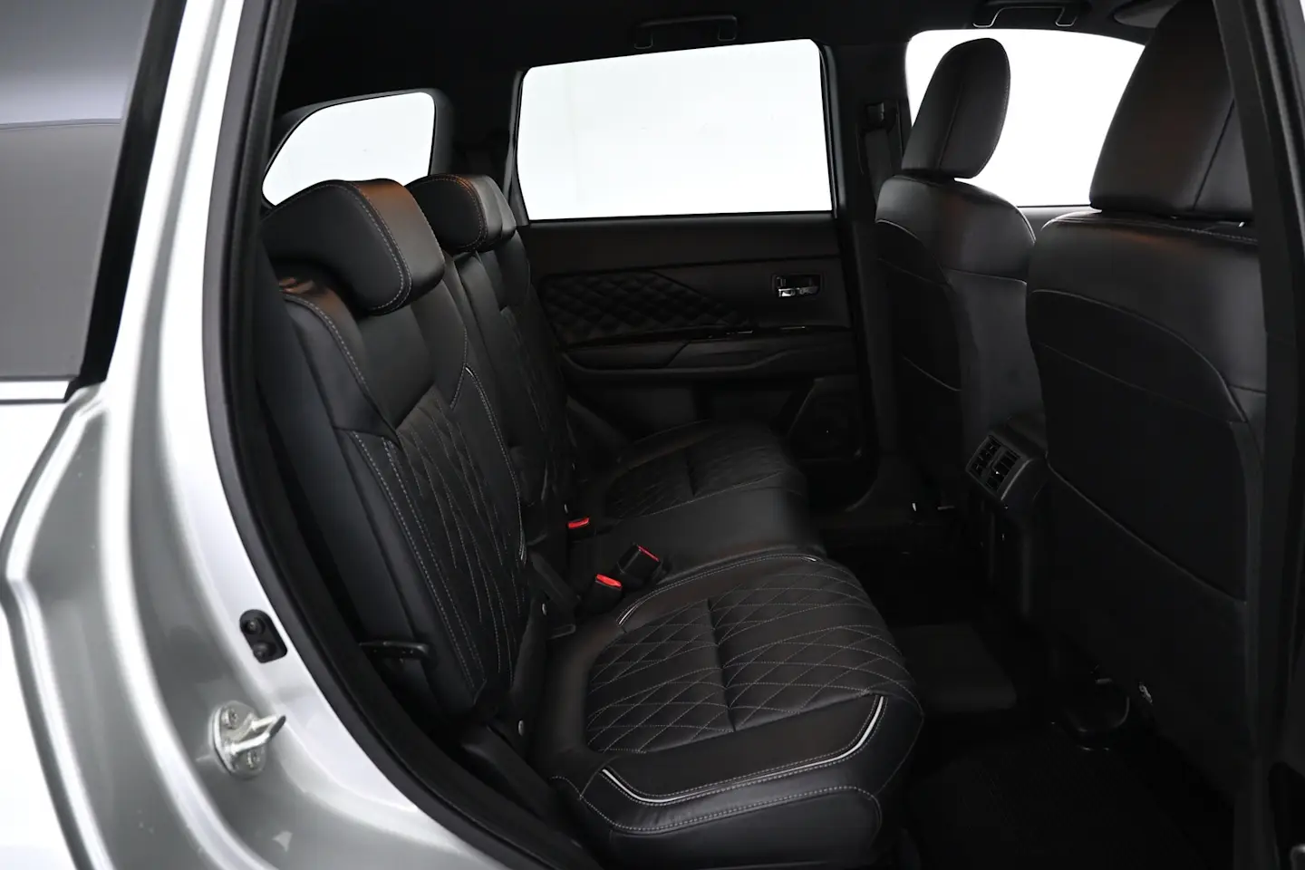 Car Image - 2TA5R7STDHfC6N9dbr8L6S