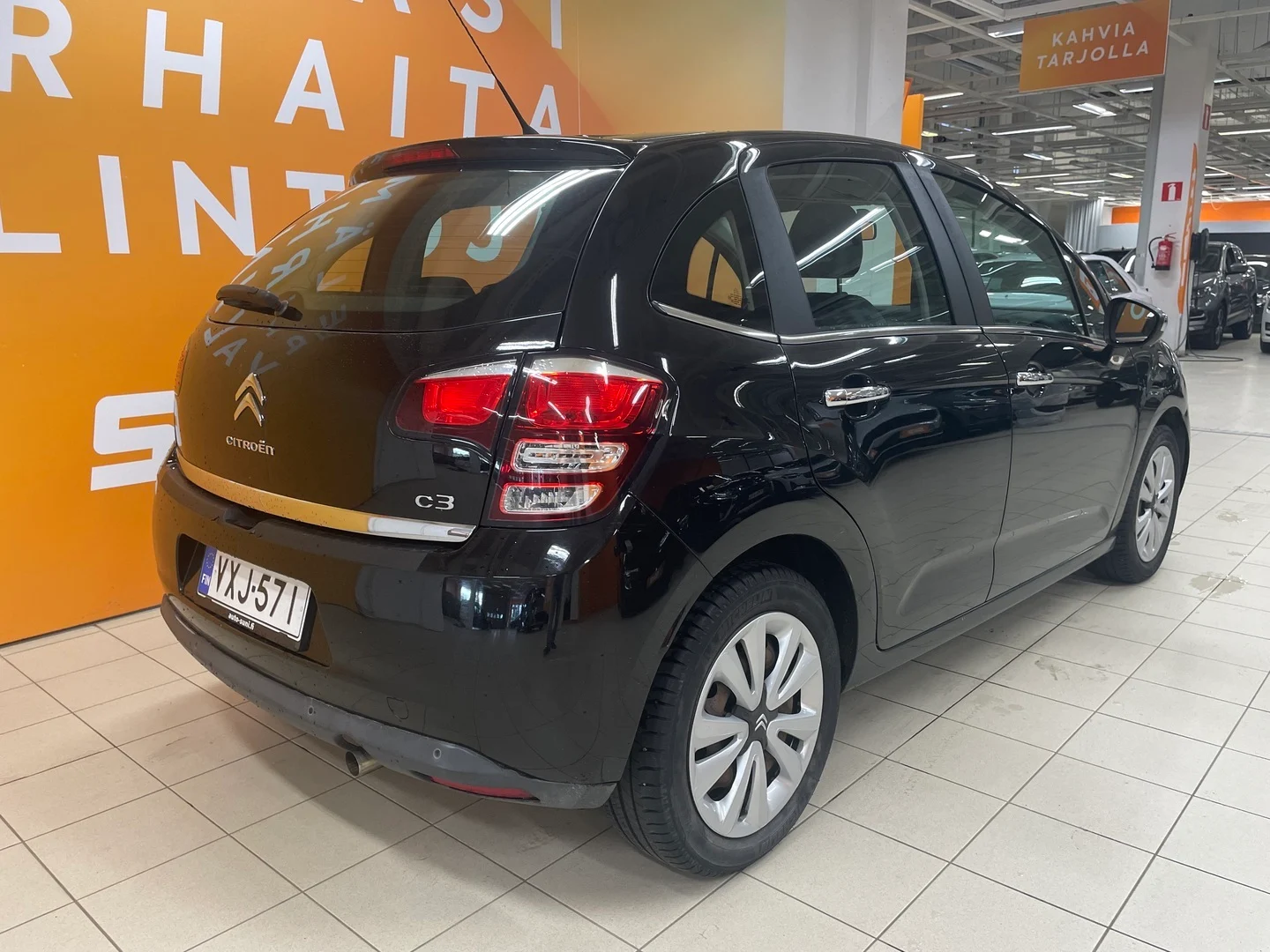 Car Image - IXz7VxLewOmGeb48NqWwA