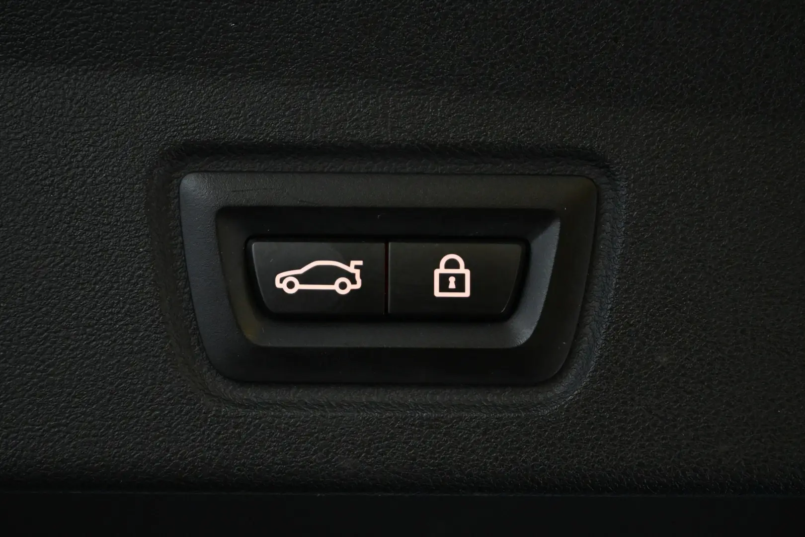 Car Image - 7bpFVQ8sfk1dz4yWdVGivV