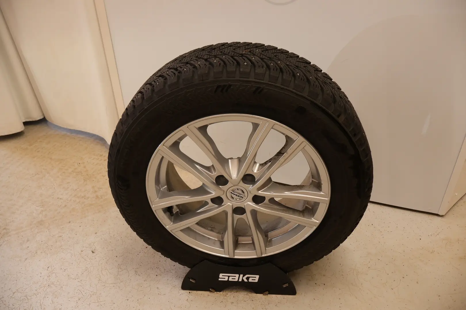 Car Image - 4W3mN9rt04VB32IOSFETmP