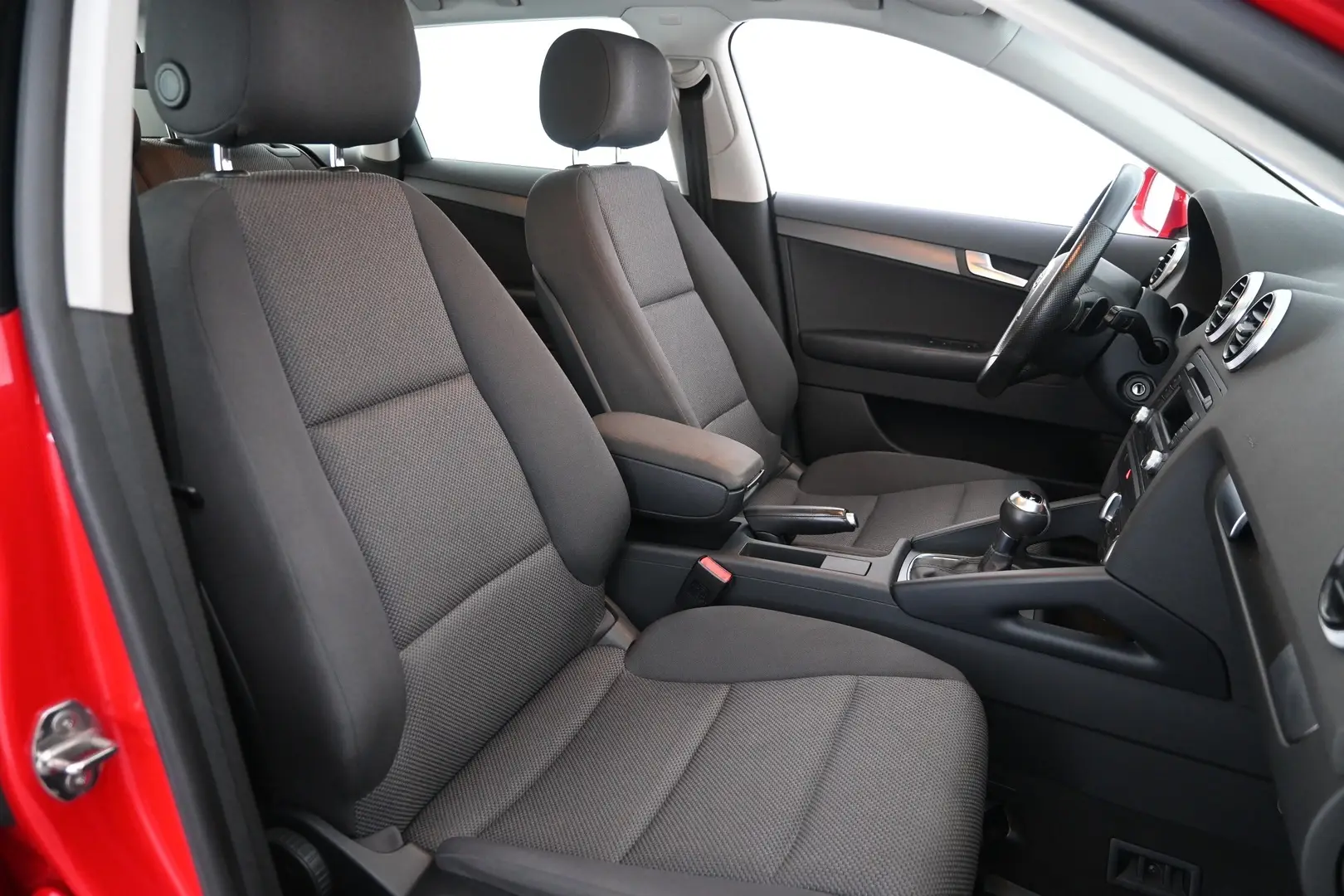 Car Image - 6jxFVkybdVqfKRMfFfi2I7