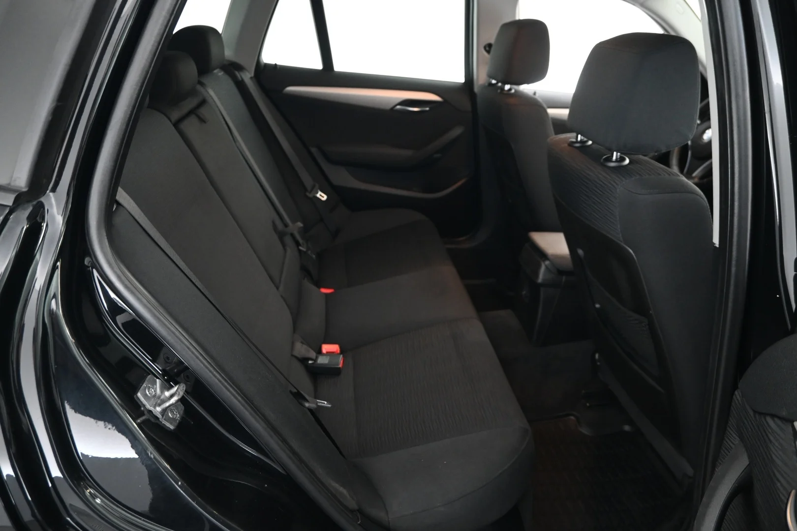 Car Image - 3ndl1inKxhZs8gyd5pNrKy