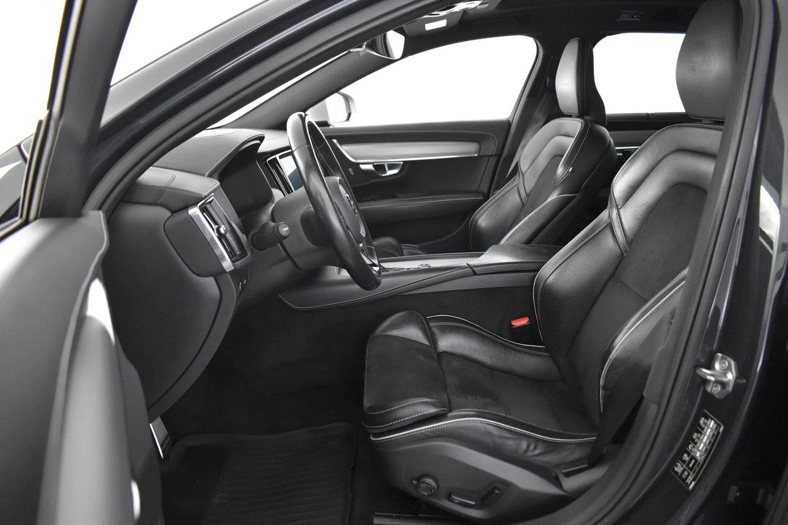 Car Image - Ko81PWTLVRAYzdruL0HeH