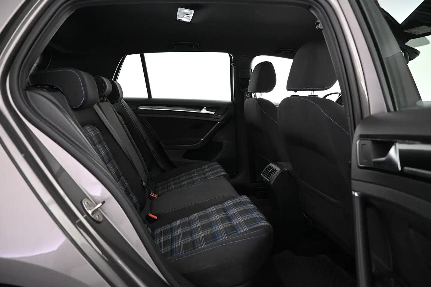 Car Image - 49ZKkDTRzR0dYWQBOkJNi4