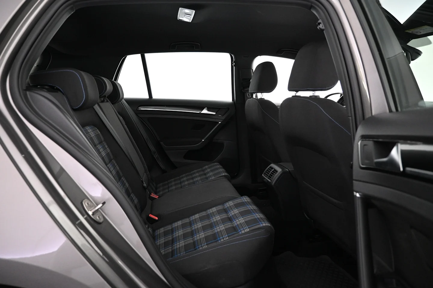 Car Image - 49ZKkDTRzR0dYWQBOkJNi4