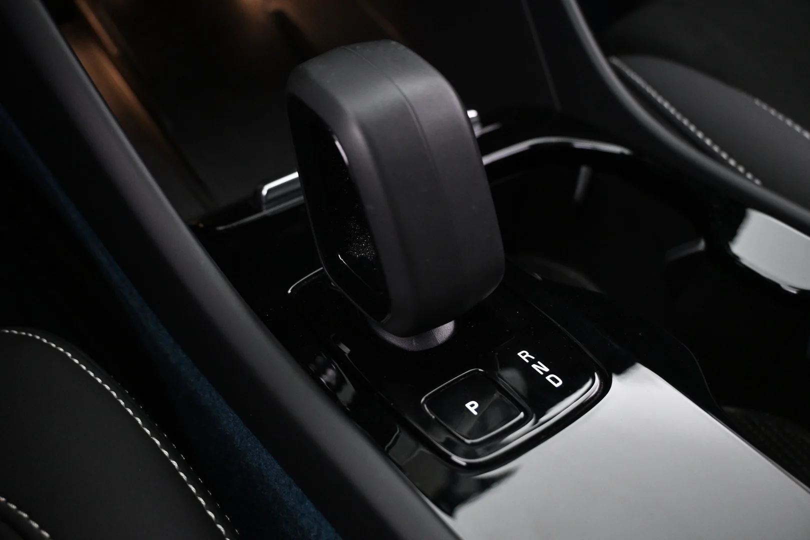 Car Image - 49n82wHPj0yv3IRcavJPNp