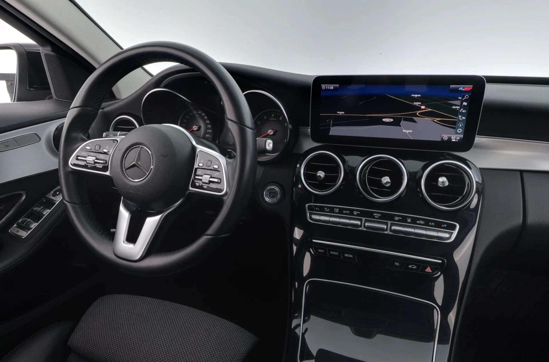 Car Image - 43f43dLUbCzLxHLRboyC0X