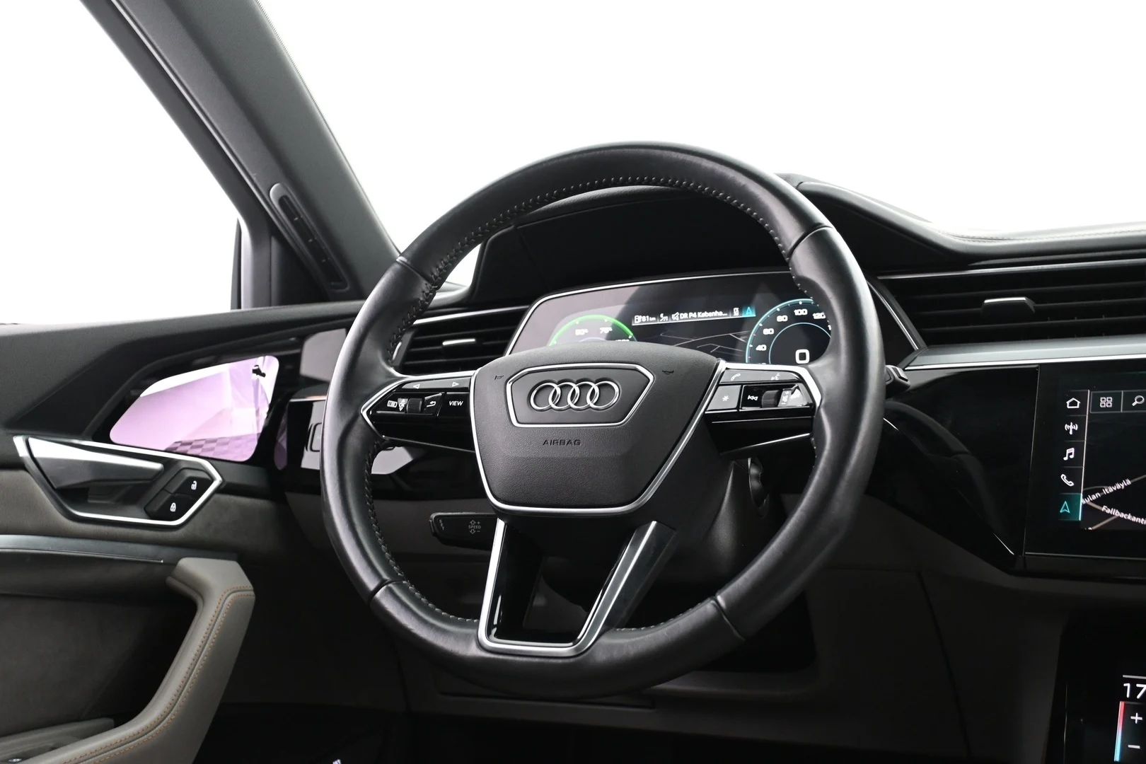Car Image - 5tI86P4IYCglB5Gz8T0IeF