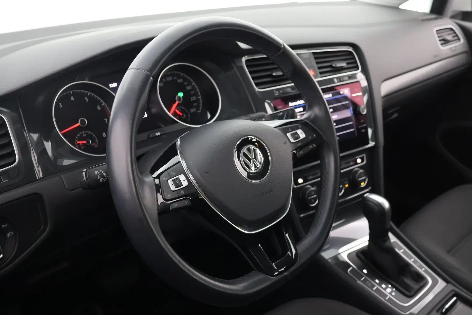 Car Image - 3pn8YRoQdVgMsecVoDpmxO