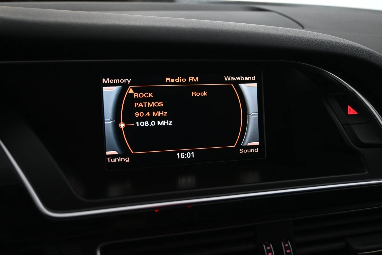 Car Image - 2Mq2t5eMUVchLxQ04ONmv3