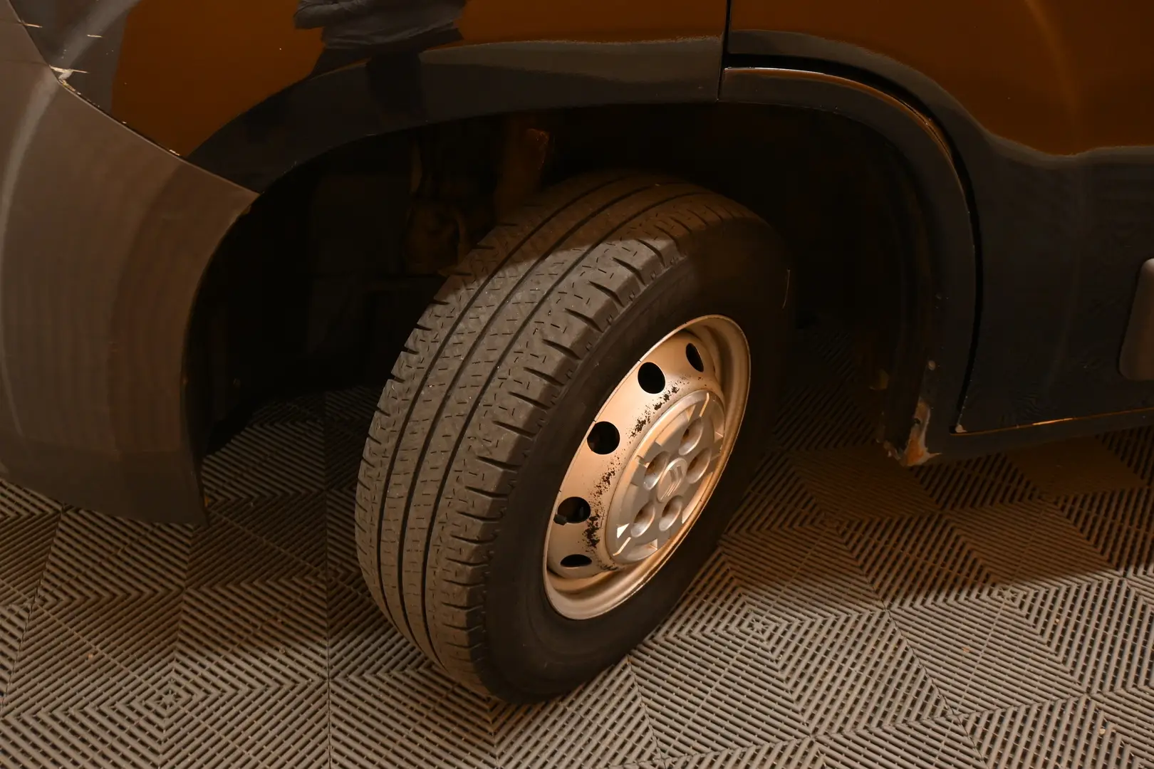 Car Image - 7wMcCYPKJJU2j4BIoUlRDE