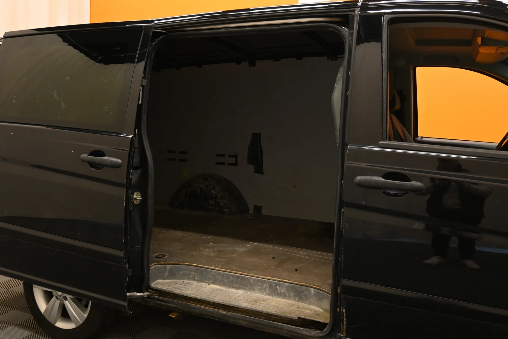 Car Image - 5ZgwQaN1XweplUKEvHxo3G