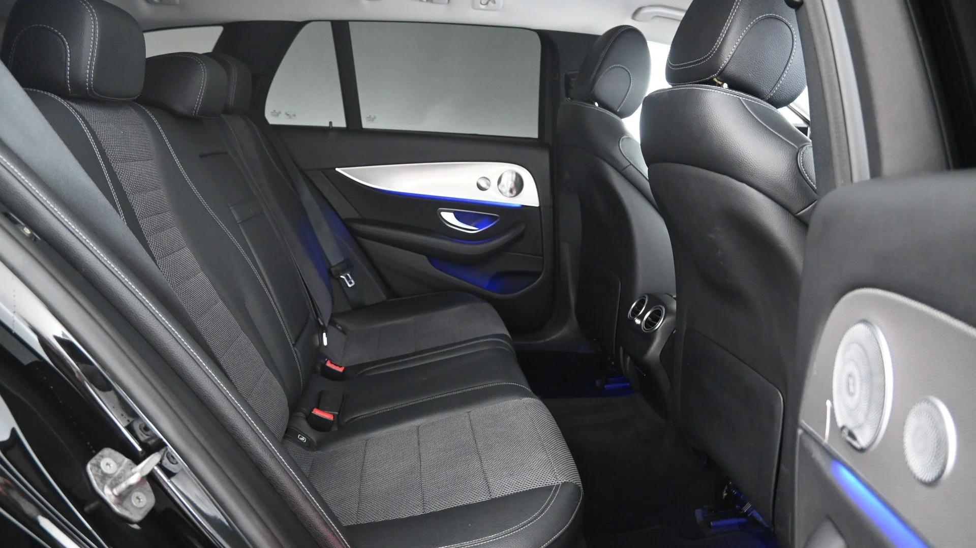 Car Image - 6GfLCQfWYUHYpFlAN0ofIR