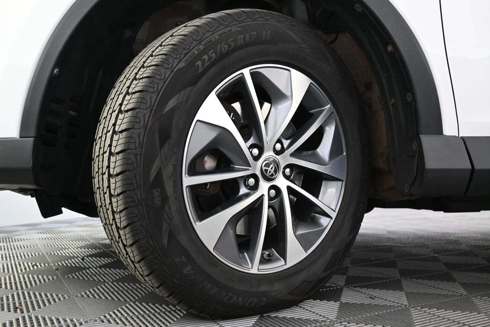 Car Image - nLGGFKH96fWhpaQOt0VPq