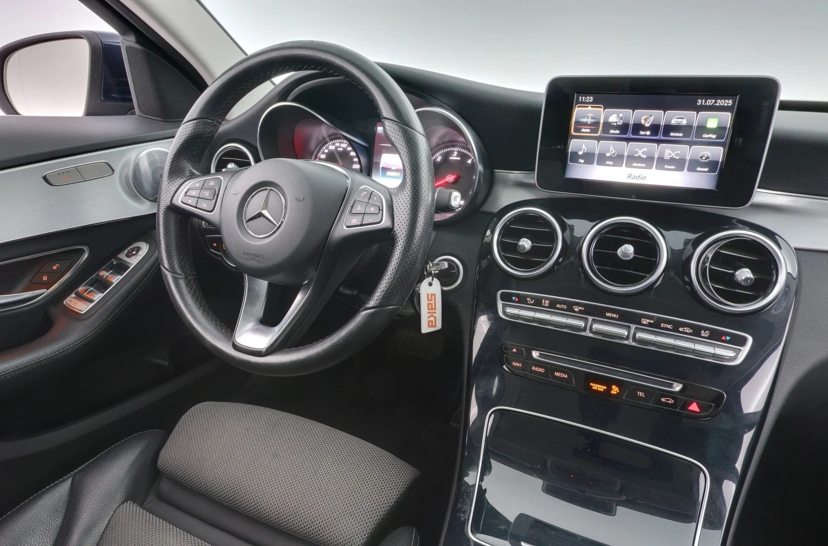 Car Image - KcEZSq5K9RAl0XelBfDXv