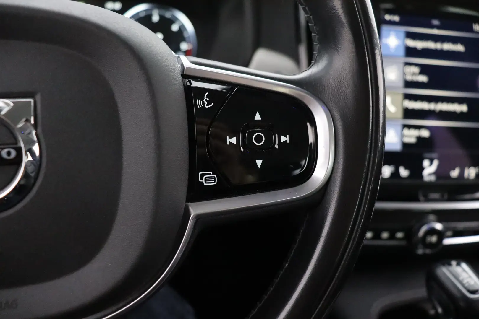 Car Image - 0JA1pmoMp7n2F8bnrVI3S