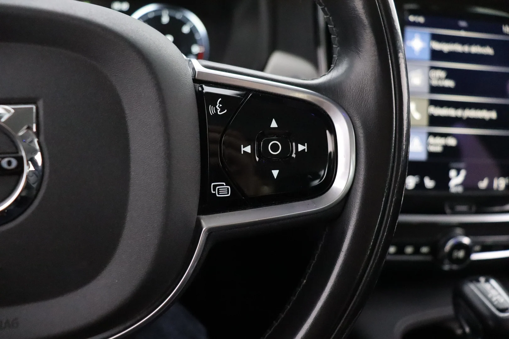 Car Image - 0JA1pmoMp7n2F8bnrVI3S