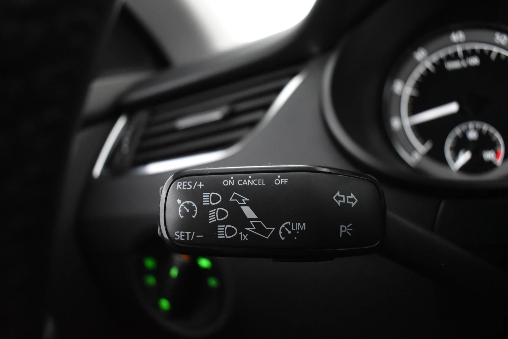 Car Image - 1ll8sL7zBdllNXtlfvDOSF