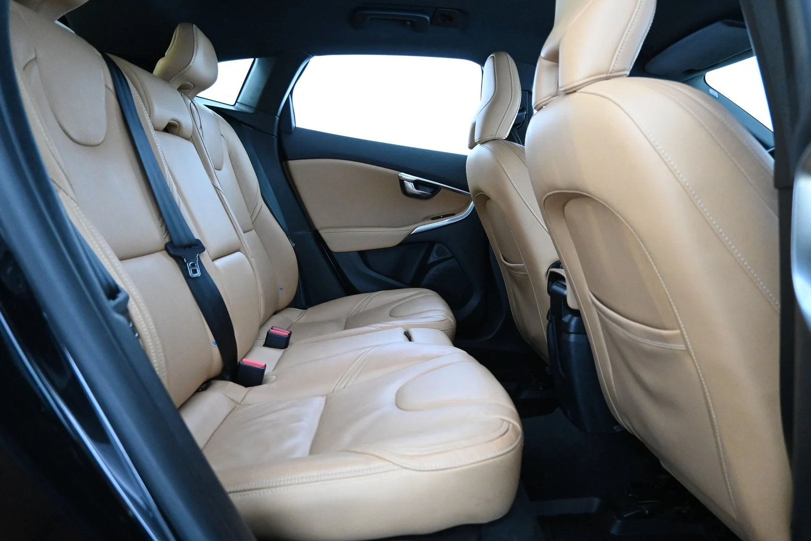 Car Image - 1AVFHJdAd02kDrYJgHkTBz