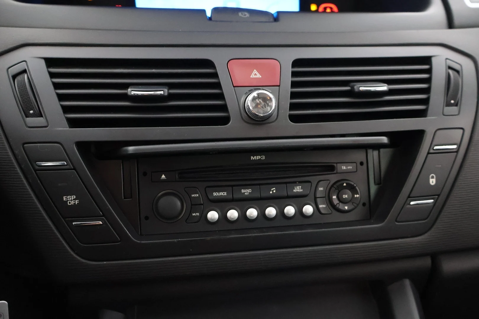 Car Image - 4BSynCsQpQM8A2OSWrBPbo