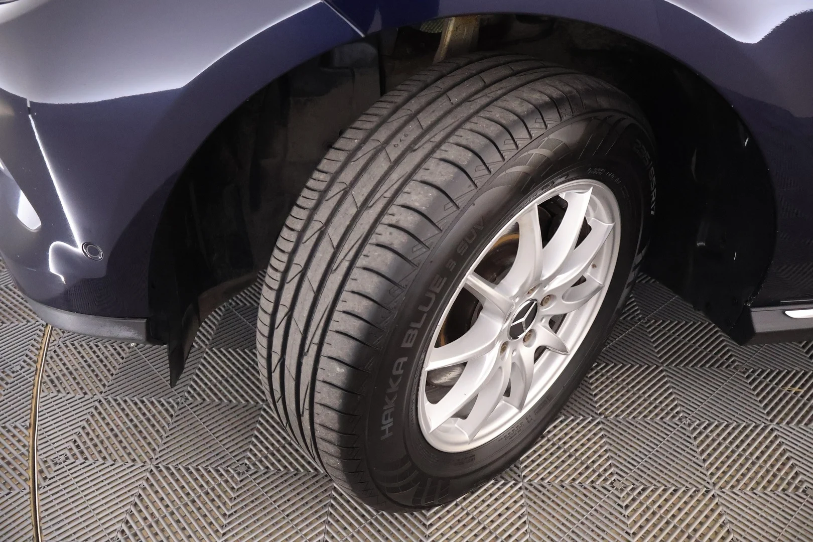 Car Image - 5oBBo2rcucENeE1DA7YqVG