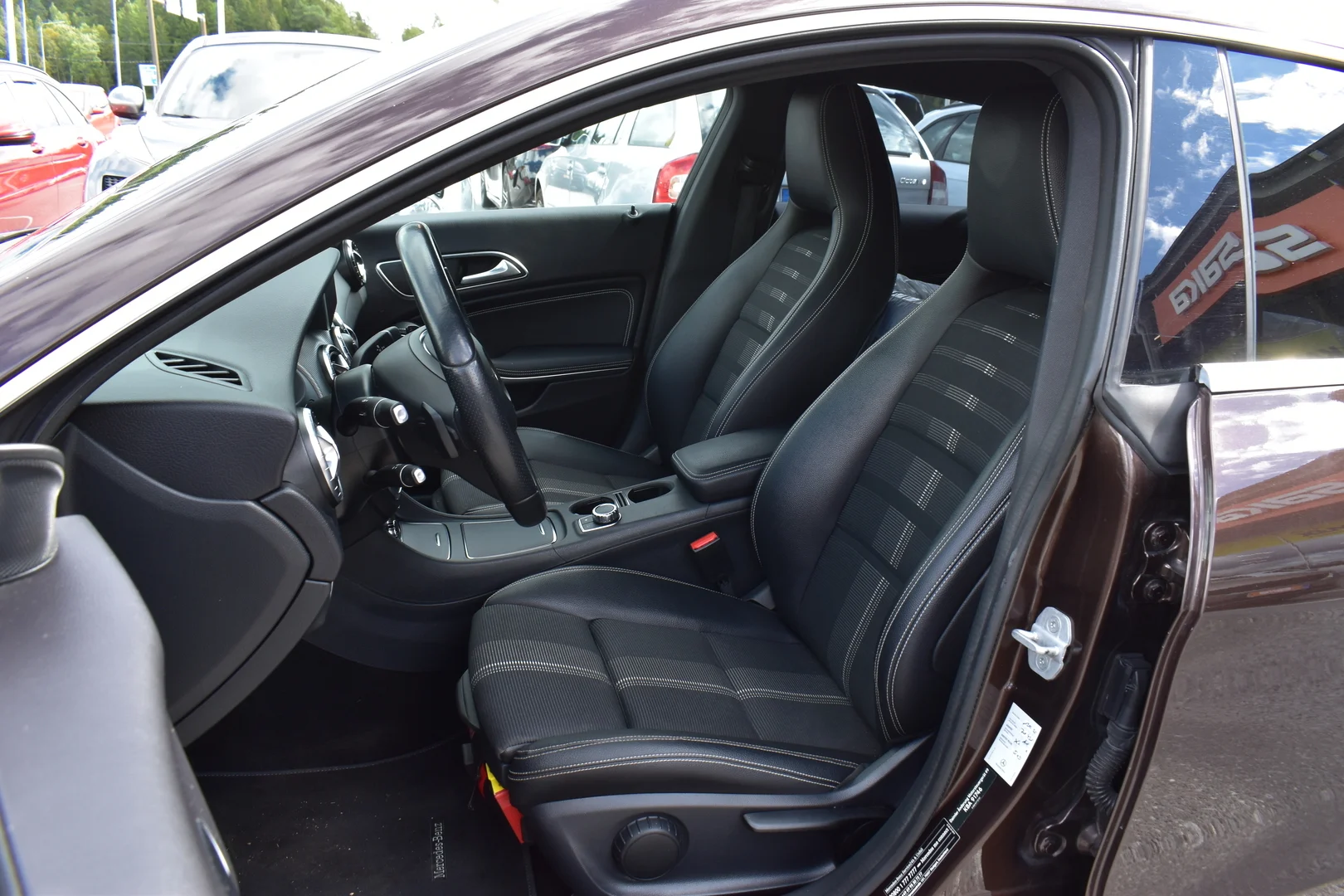 Car Image - 5wXIPUDkugSdxF8F9Uvehv