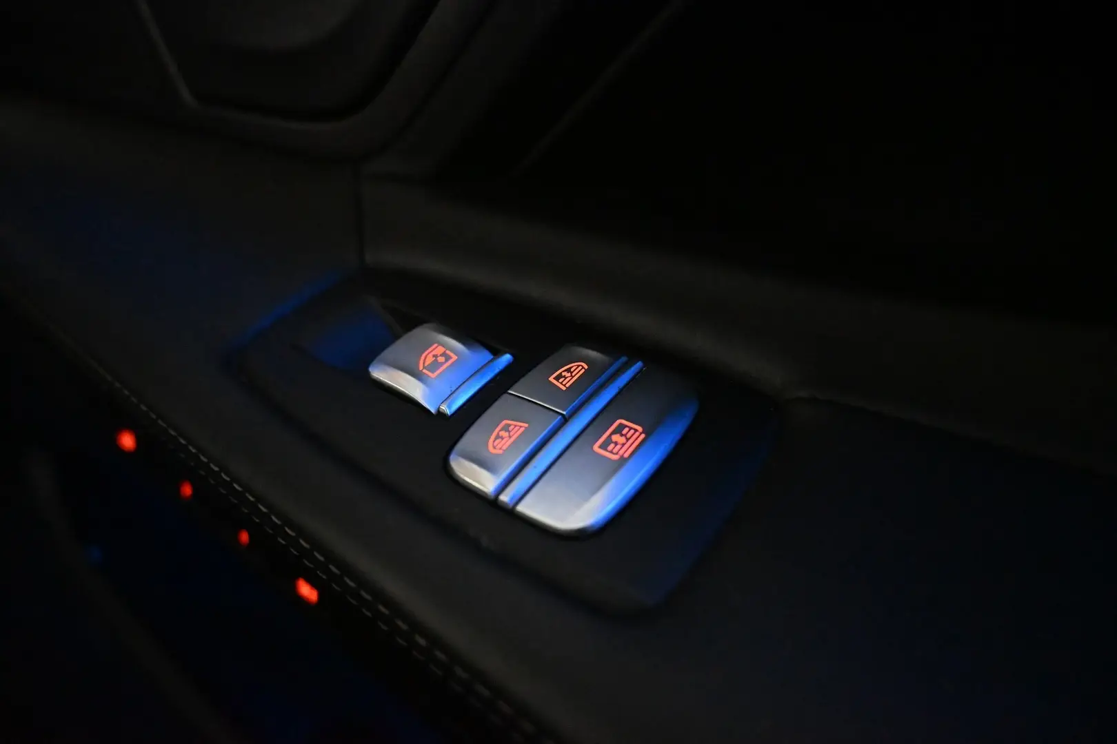 Car Image - 6HaWT749U0YPhziEg579IT