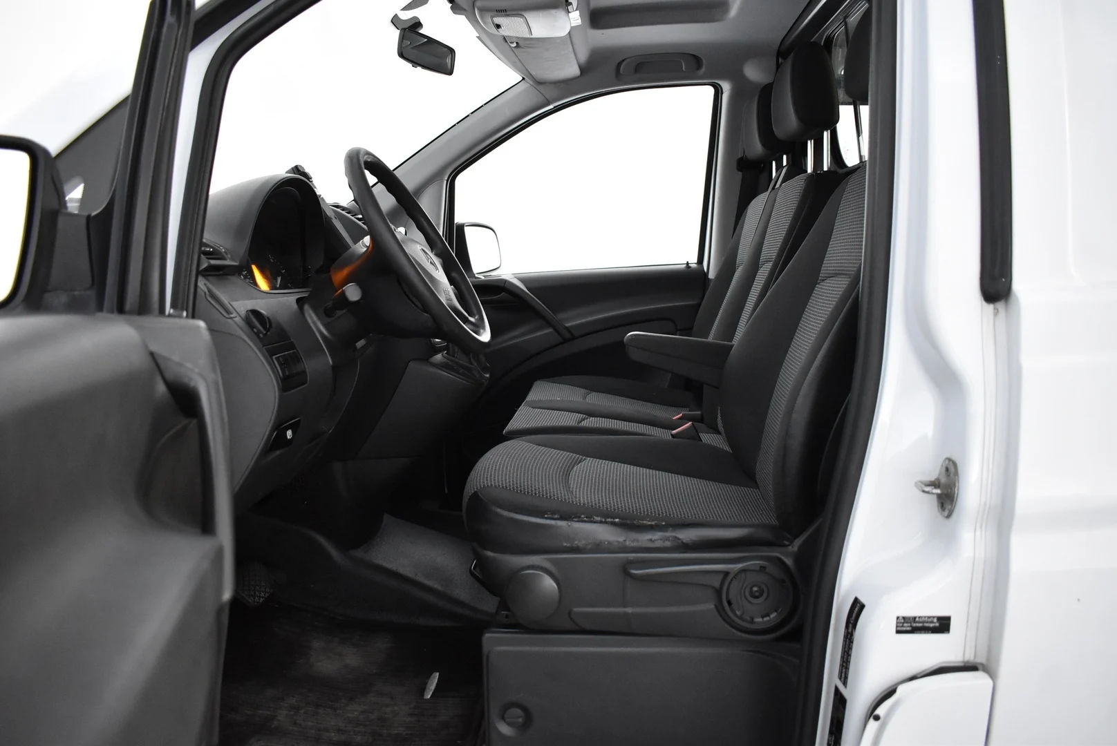 Car Image - 7bBfDm0u76HBWrXjXKSl8k