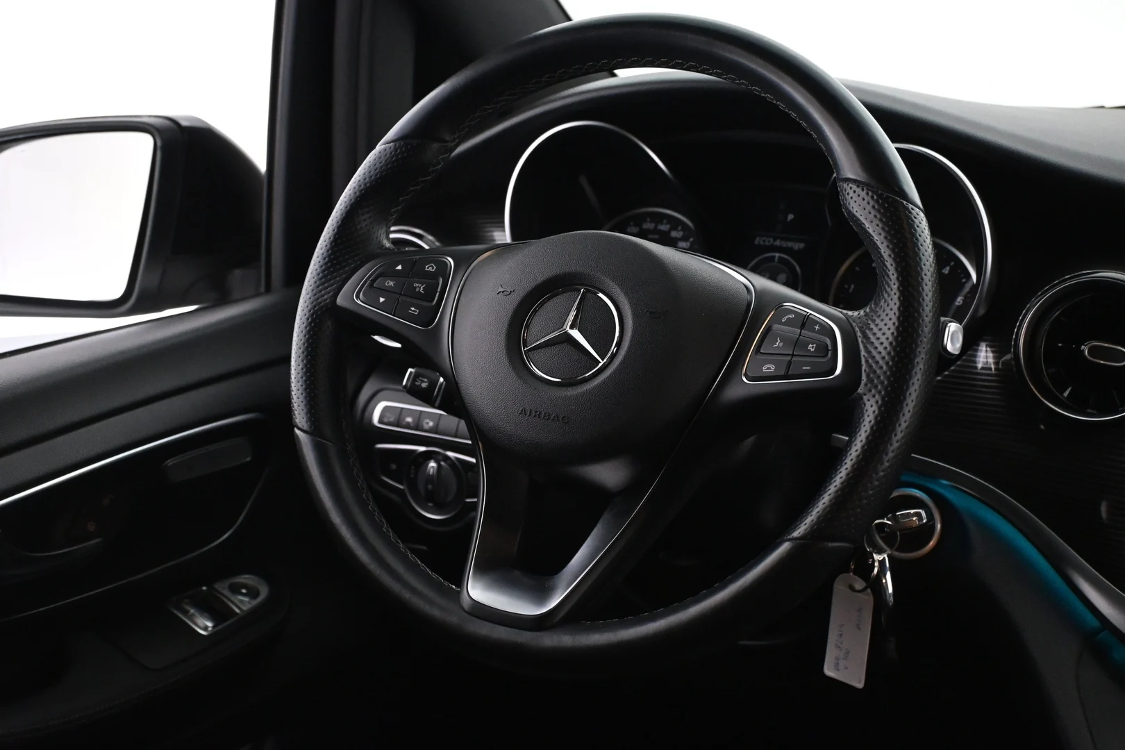 Car Image - 2bHZwrJT33zWL2ksf0Xqko