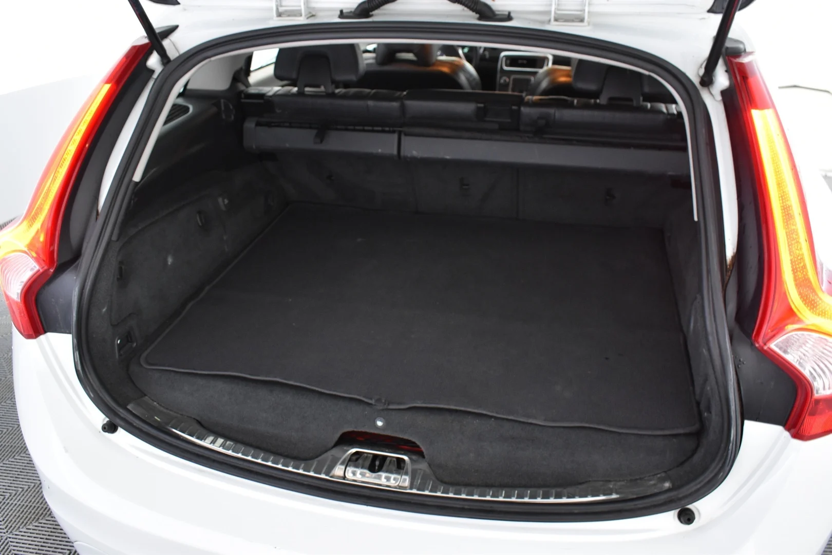 Car Image - 1Q68iQ5STSZ2mPPMAN41U7