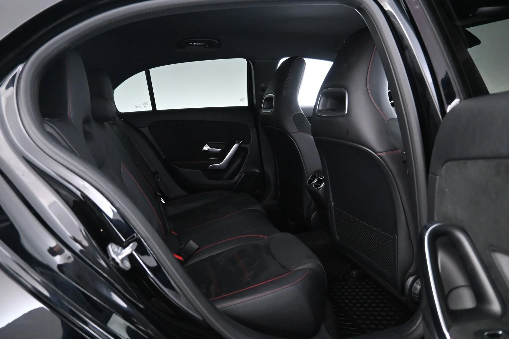 Car Image - 7dwYoAlINHgoCMY7YpTJlS