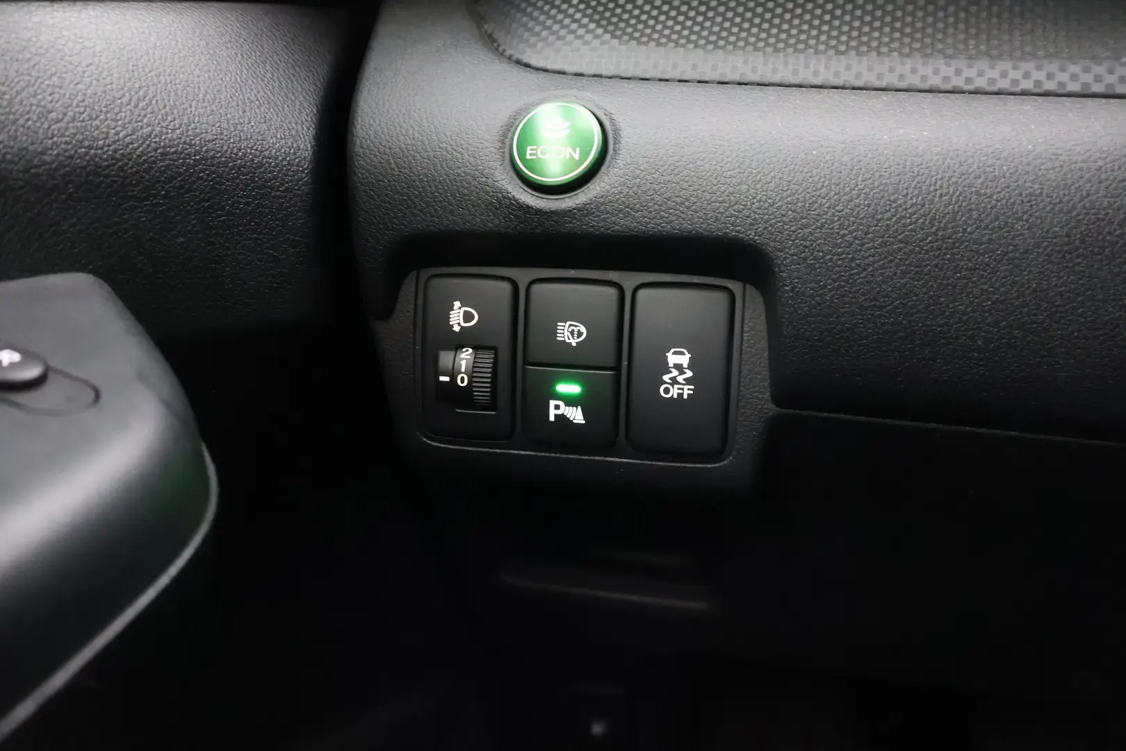 Car Image - nMoSDlS1Oppl8AF4fErnb