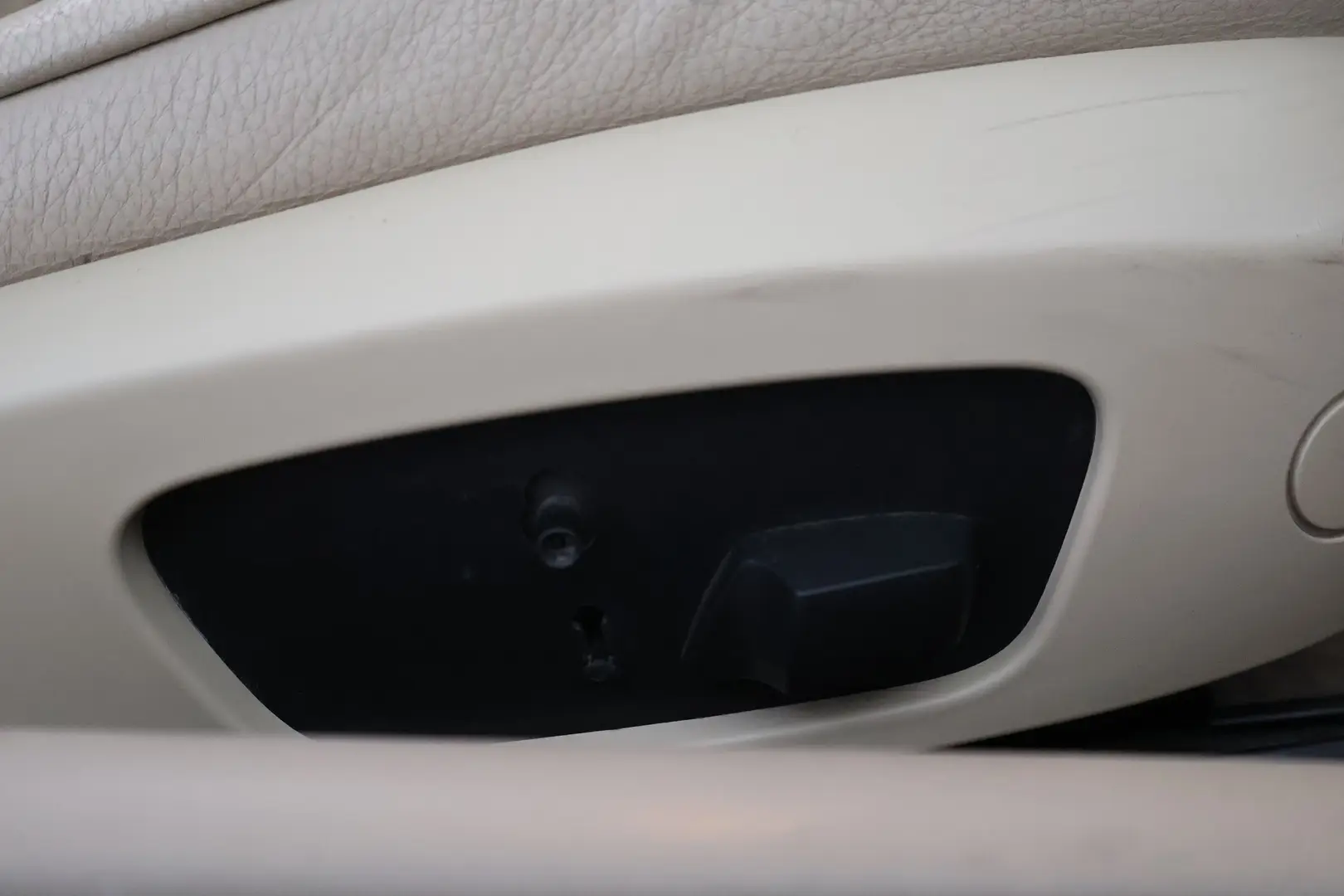 Car Image - 3PcIU9UvUGICubB2lttuX3