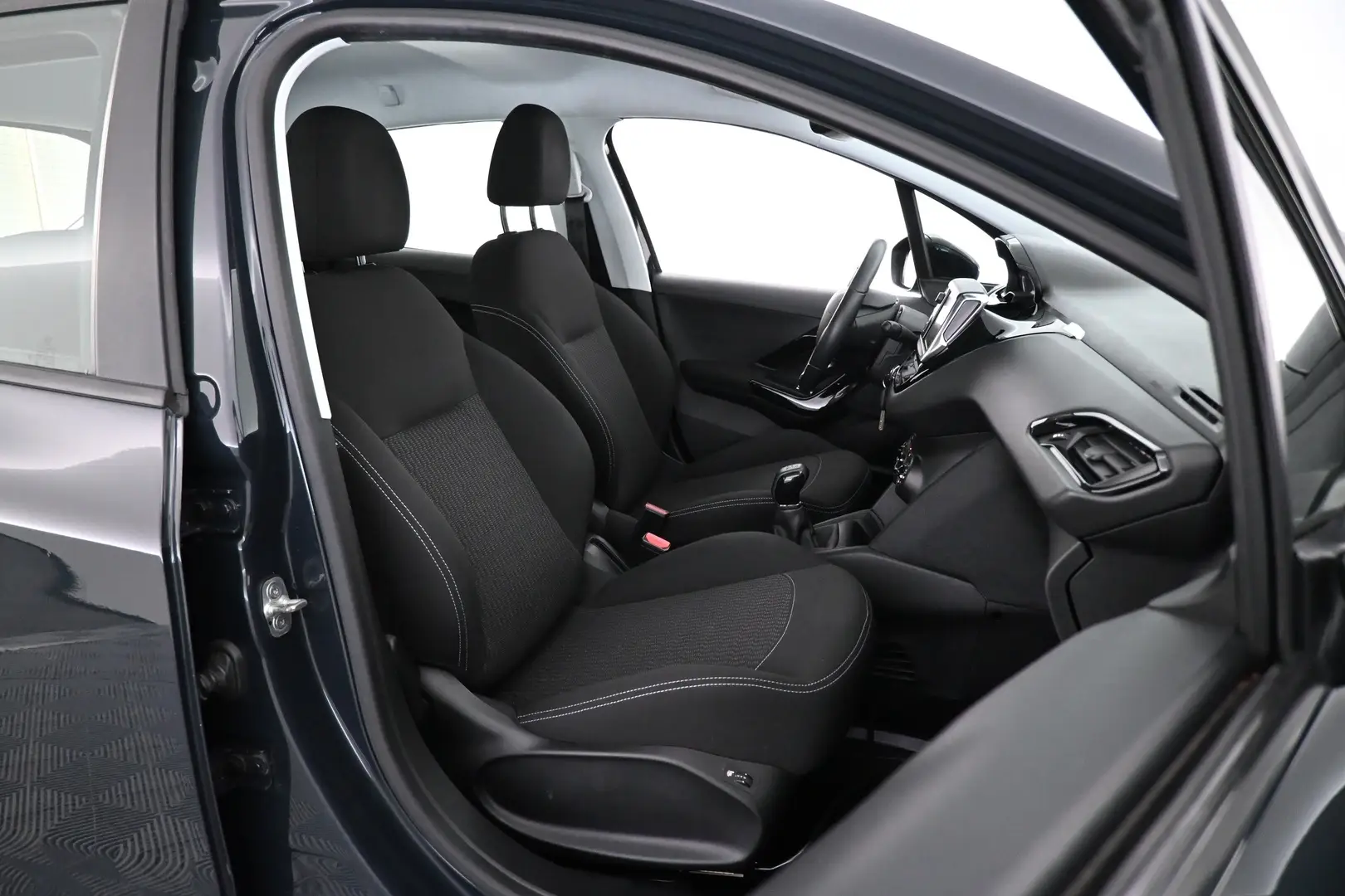 Car Image - 2AcxwW59IFwxK9LVBP7Dsr