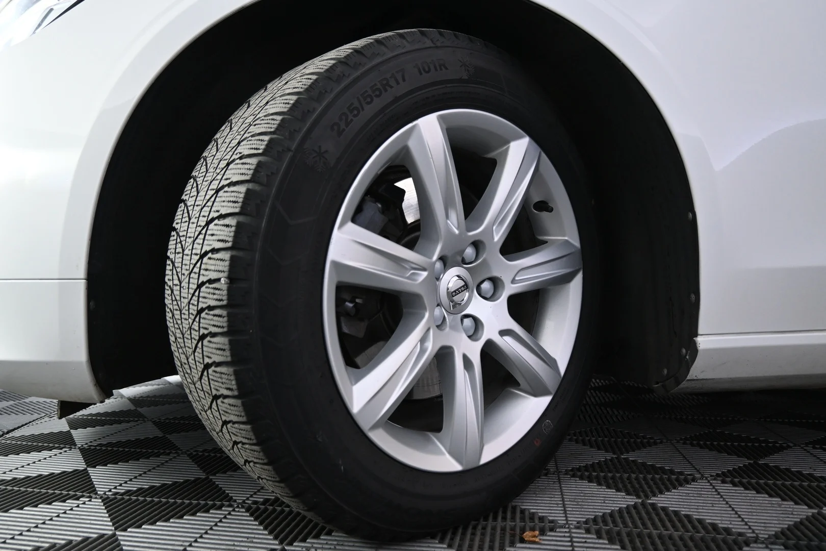 Car Image - 2h5C0H0yoW2ByiSO4k7Rfo