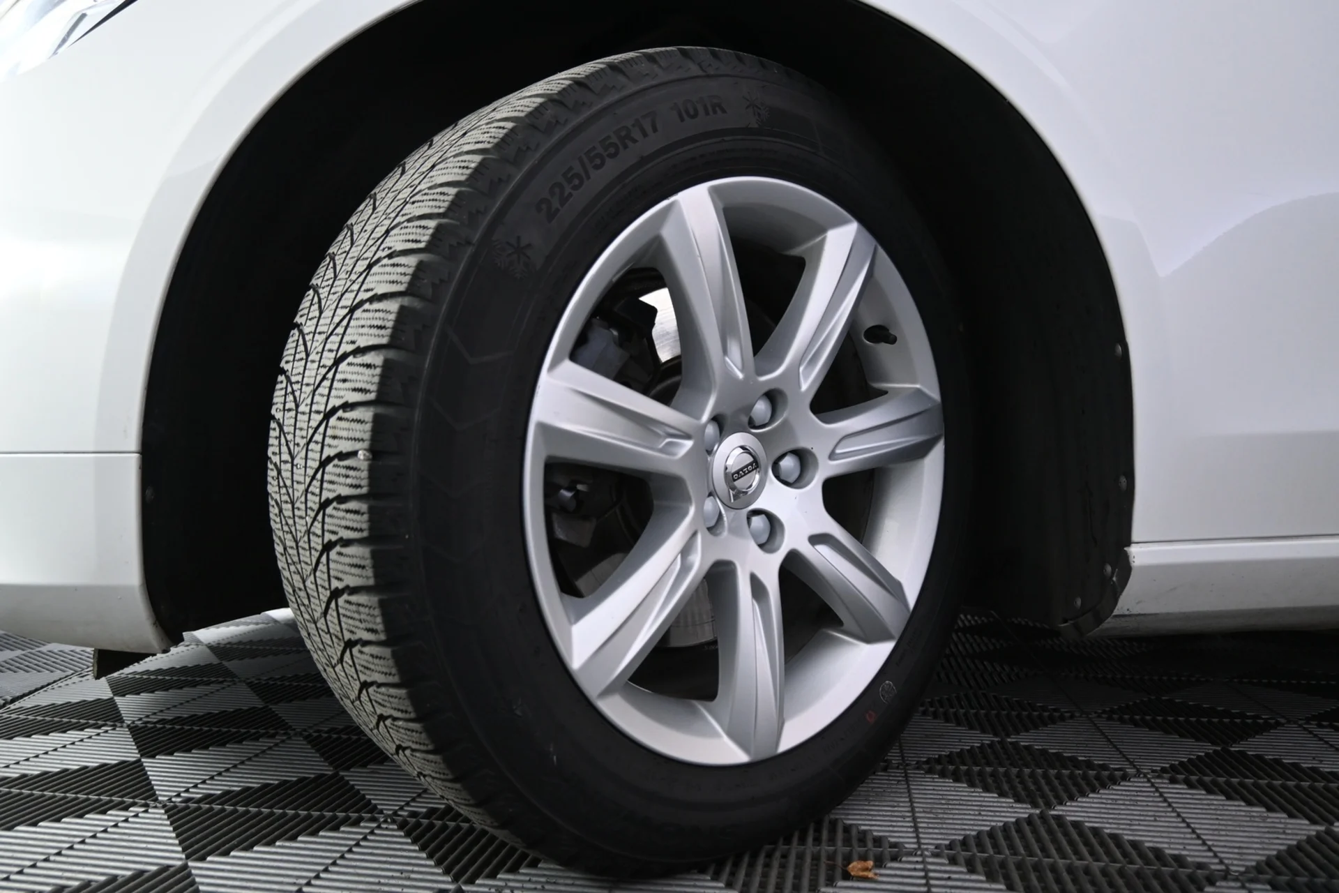 Car Image - 2h5C0H0yoW2ByiSO4k7Rfo