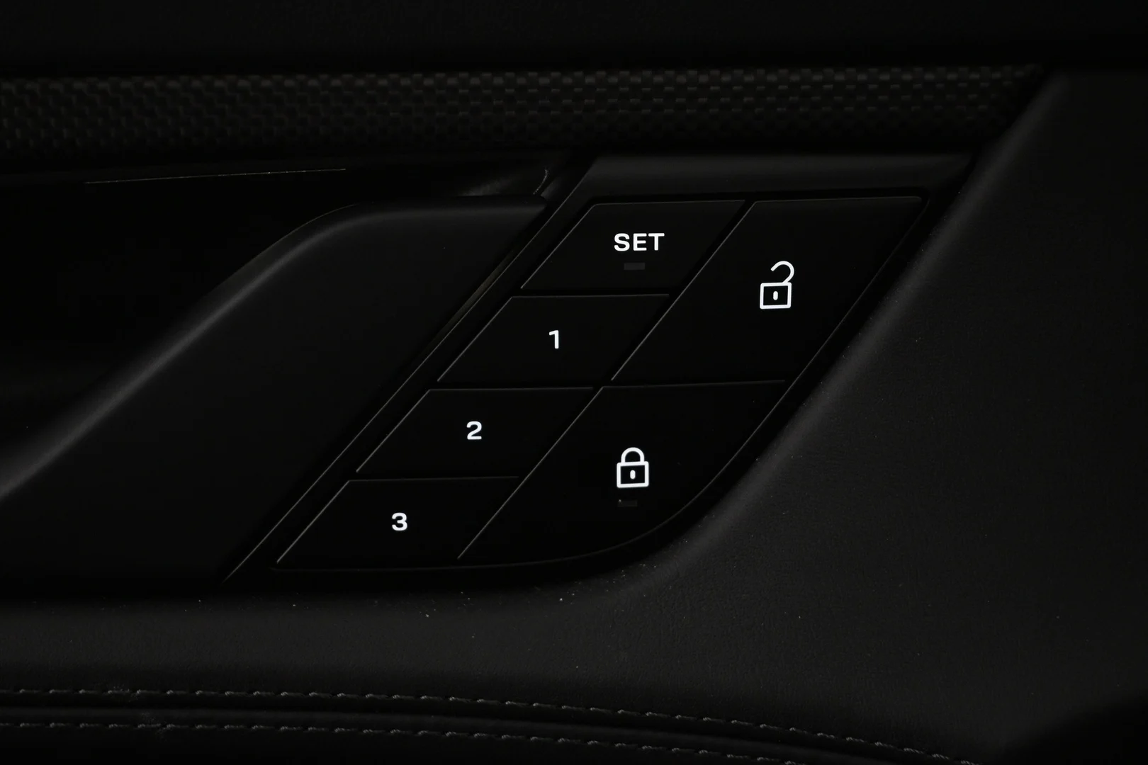 Car Image - 2HyFVCVcqScRHj39CS25d1