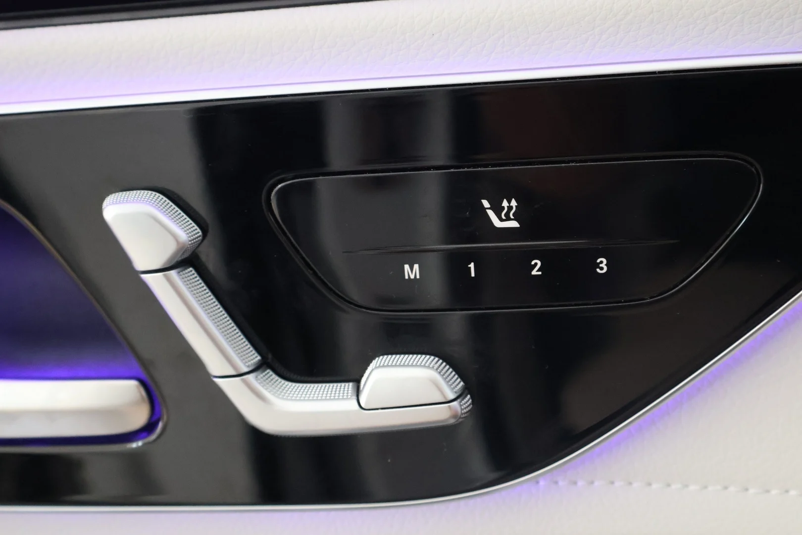 Car Image - 5dStYghFtQEiS6oFi2y5uu