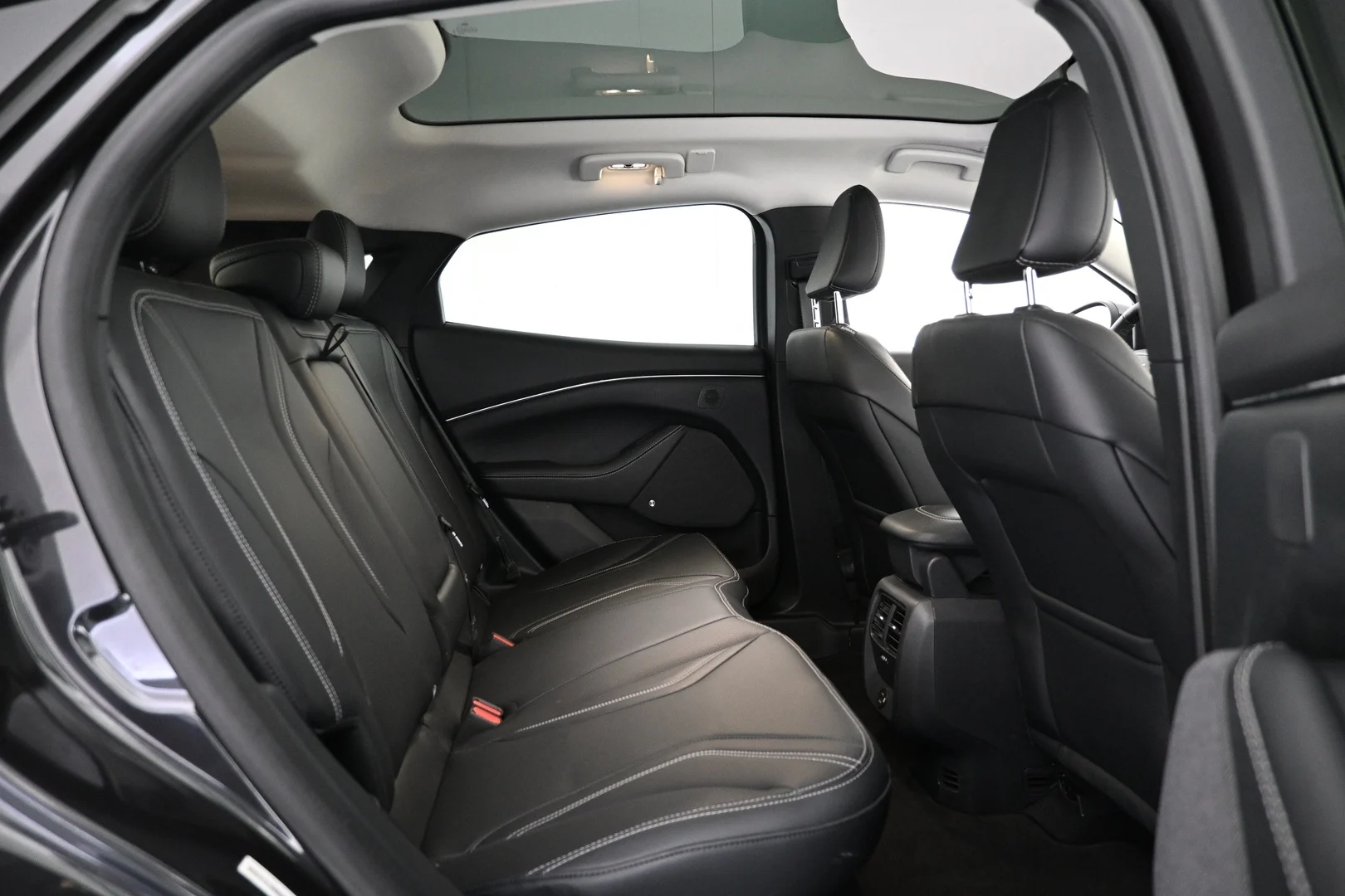 Car Image - 10a7kPofLwFRlh2ixuABI2