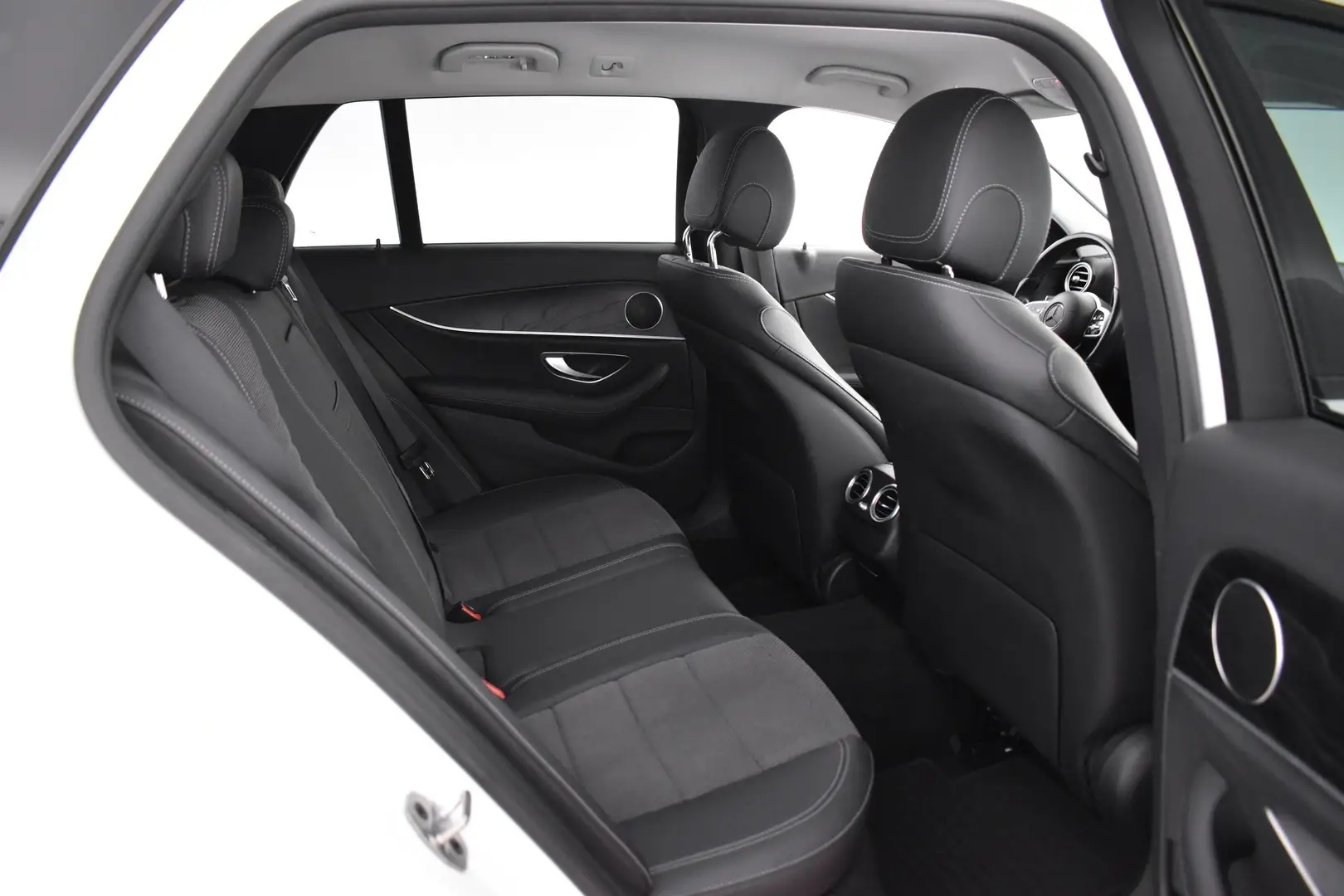 Car Image - 59yOnBOSQyj6r5CyfC3q3B