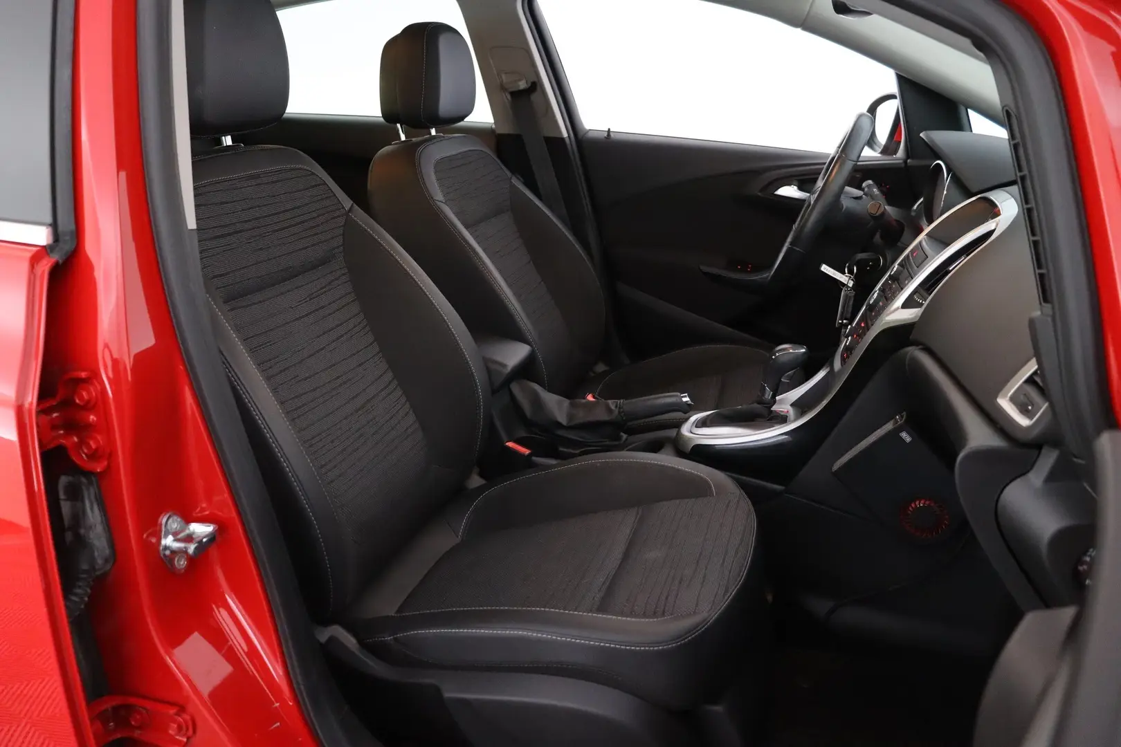 Car Image - 4wgyAS8s6PJ6fxWBNmkmhi