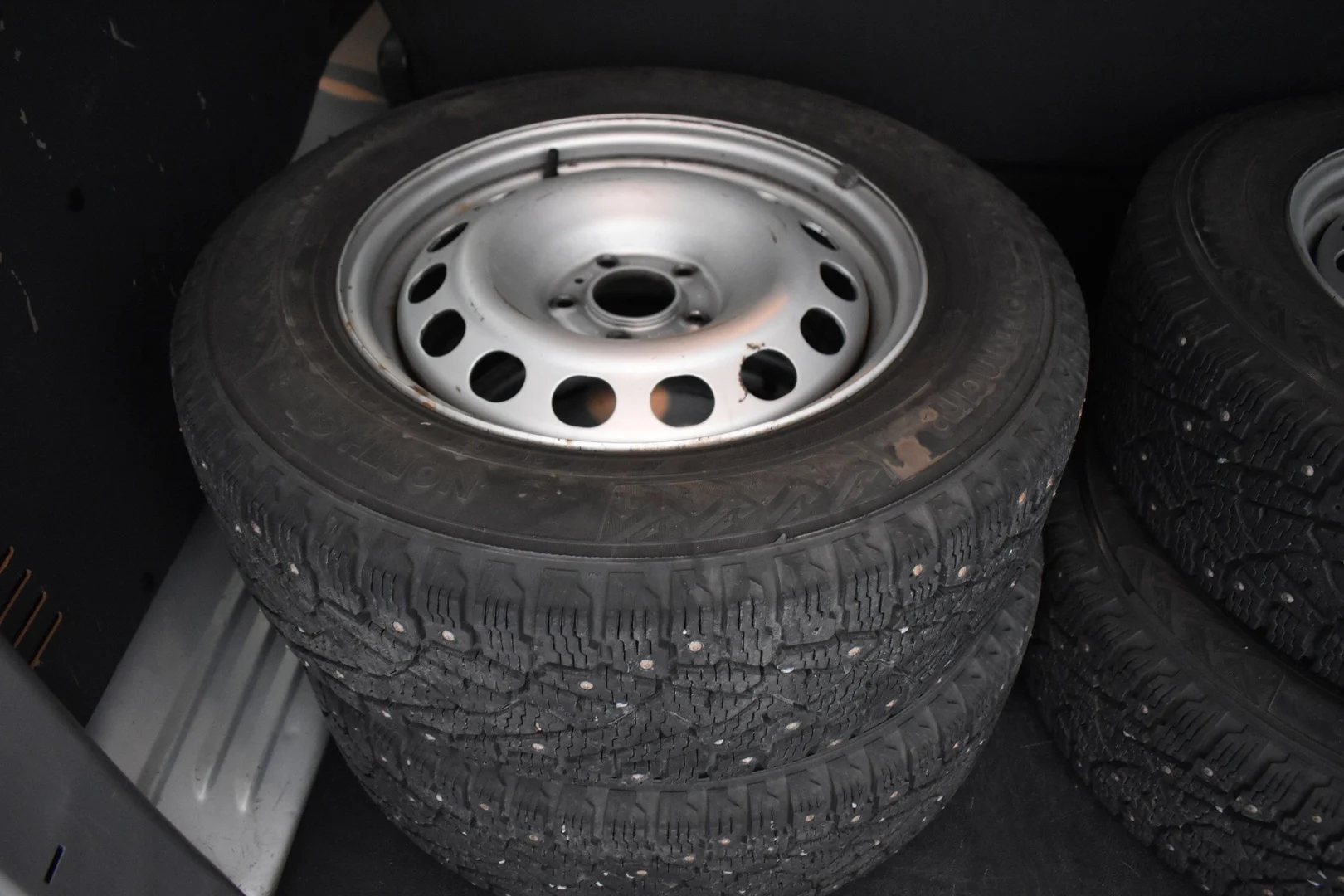 Car Image - 4lVbGWbVcPEmdWmzUuzKh4