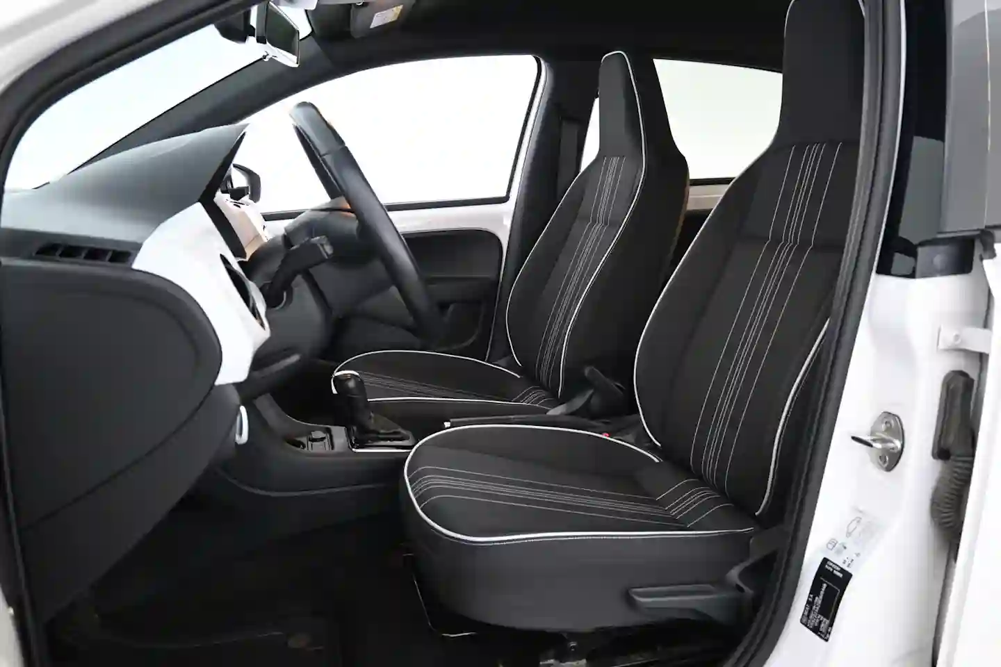Car Image - 33gSiKYWe1SDzsVGjoF13u