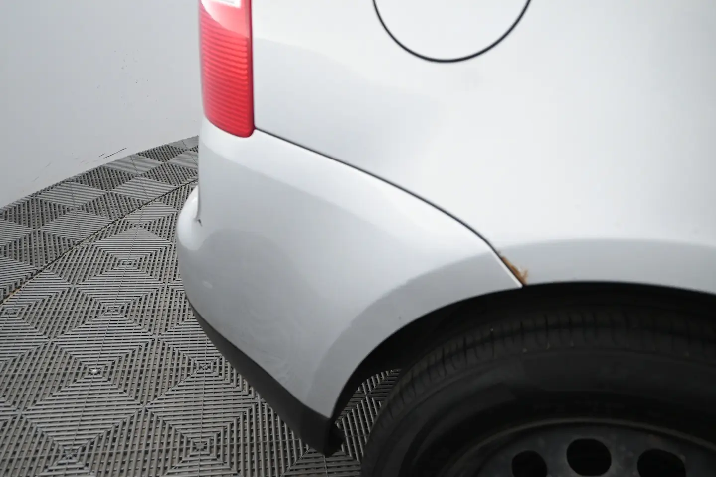 Car Image - 24NmHhuesj7T4FpWhgPRqR