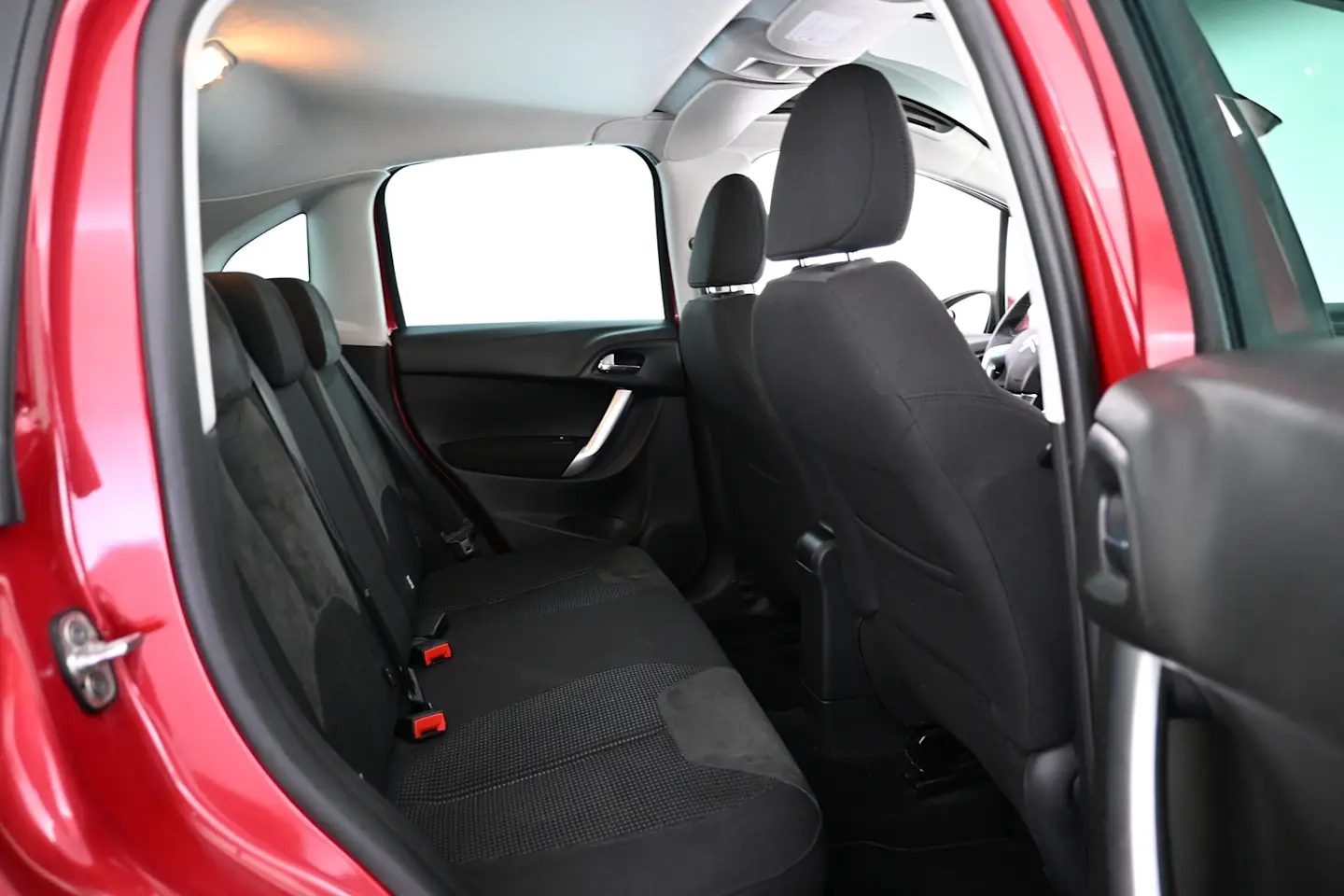 Car Image - 7MCkfa6bTbKu1PNNdKW6Zl