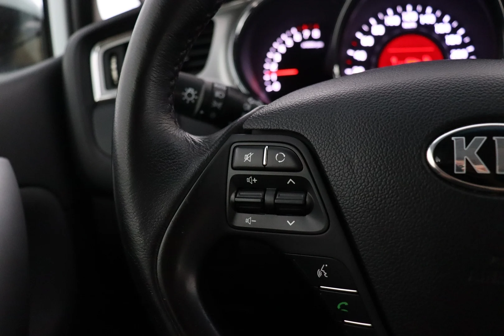 Car Image - vChNInyyyAzYbKAKvOM14