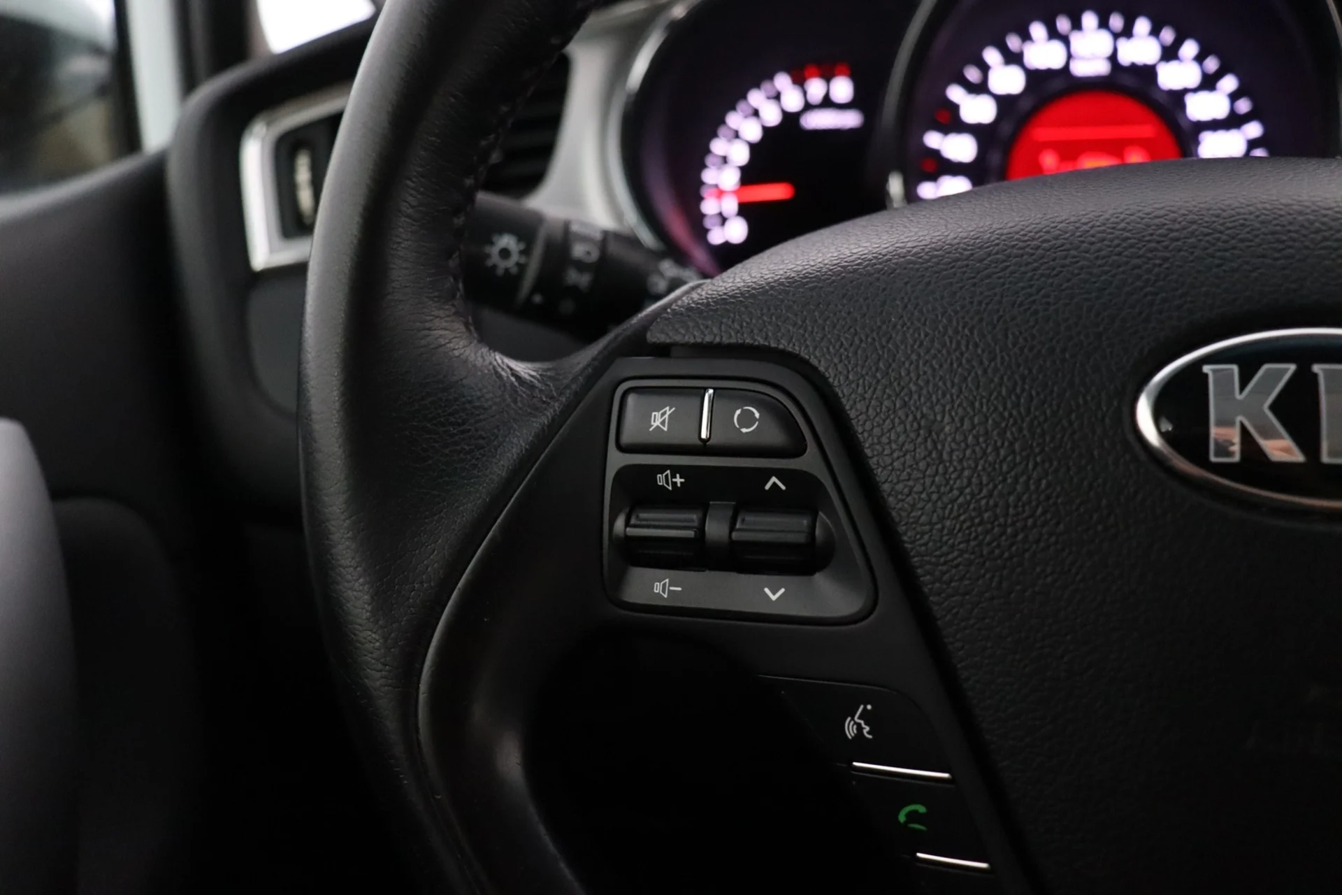 Car Image - vChNInyyyAzYbKAKvOM14