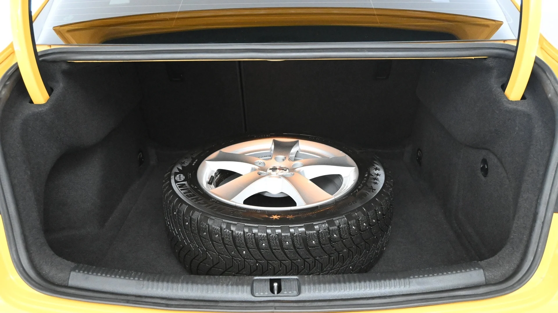 Car Image - 7Doi7hZlOWsLgWLV4DOoiM