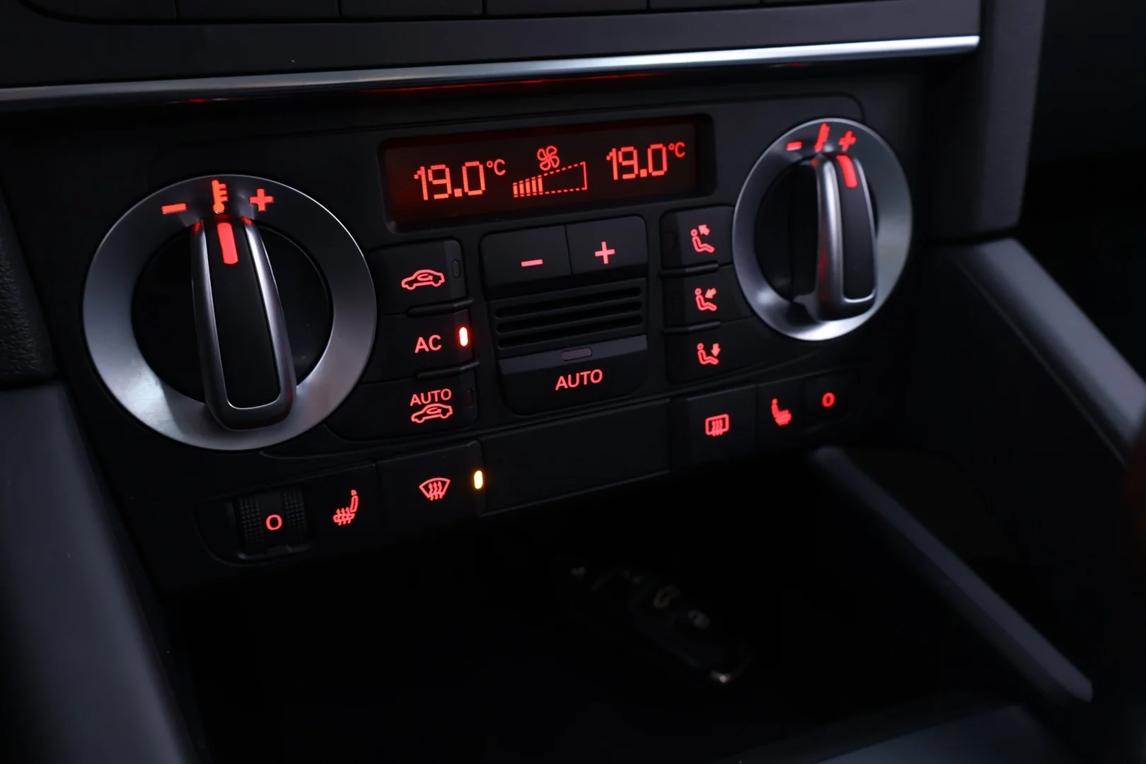 Car Image - 9B4aoiBW4abCDYBfbn4yF